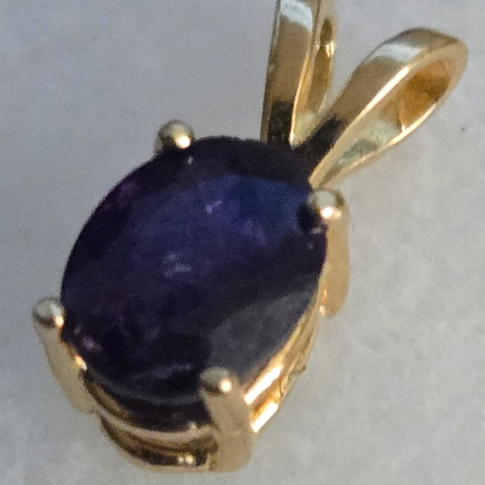 Gold 14k and Purple Alexandrite Pendant